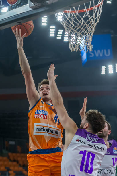 力与门前嗅 力与门前嗅